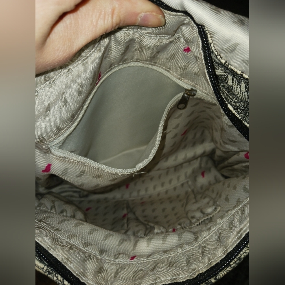Convertible Sakroots Bag - Picture 7 of 9